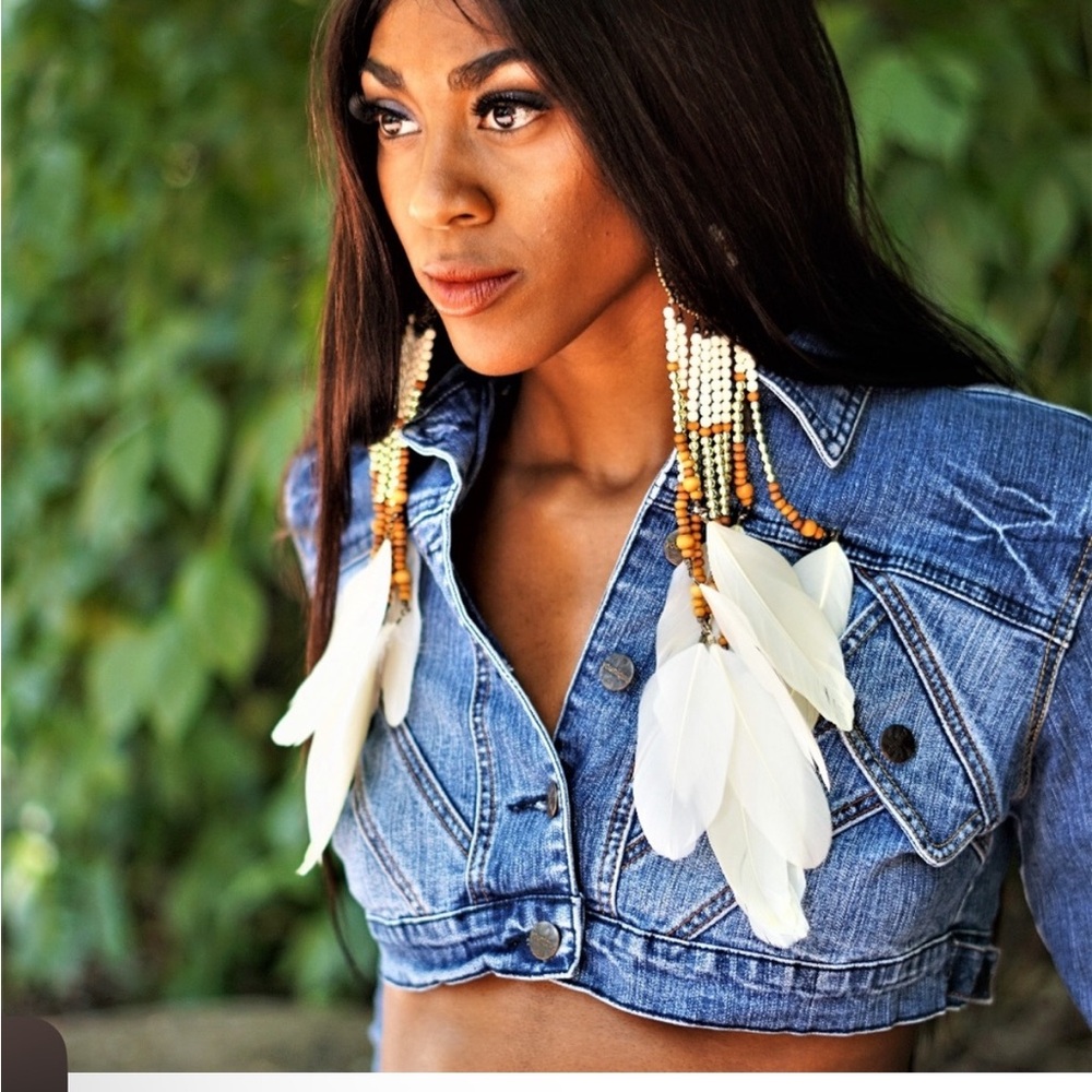 Younique L NWOT cropped patch back Blue Jean Jacket